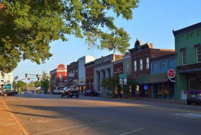 Courthouse_Square,_Canton,_Mississippi