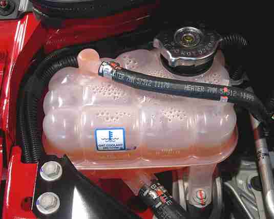 showing a coolant reservoir